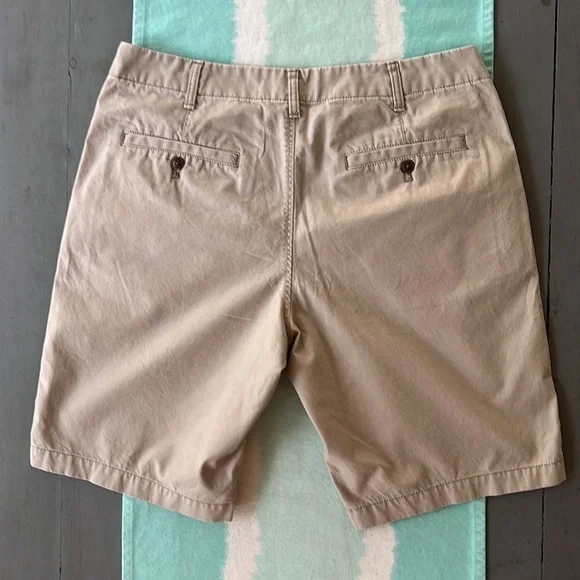 Express Men’s Classic Fit Khaki Flat Front At-The-Knee Shorts Size 33 - Picture 2 of 9